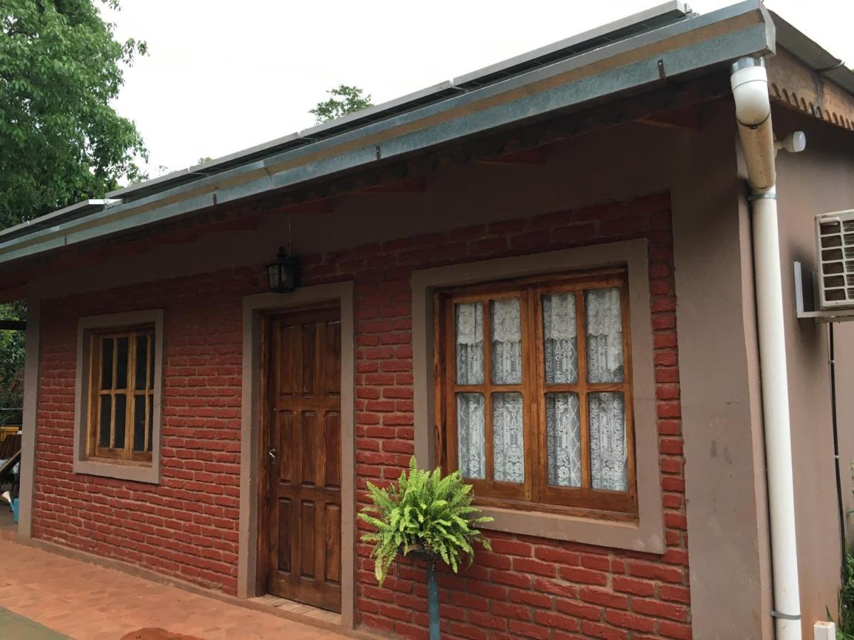 Posada Enki Hotel Puerto Iguazu Exterior photo